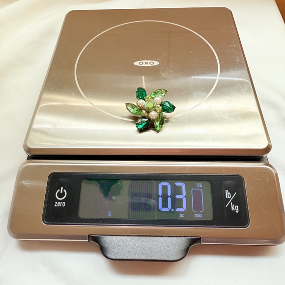 Signed Judy Lee Green Glass w/Uranium Faux Pearl and Green AB Clip Earrings - Picture 10 of 12